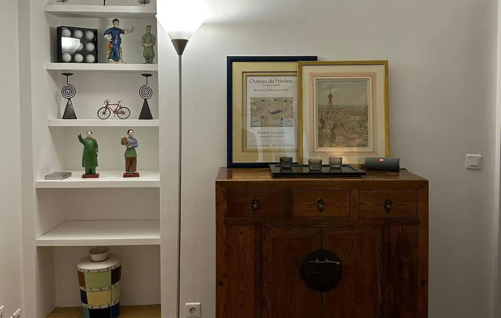 Renovated Terraced Apartment In Montmartre Paris
