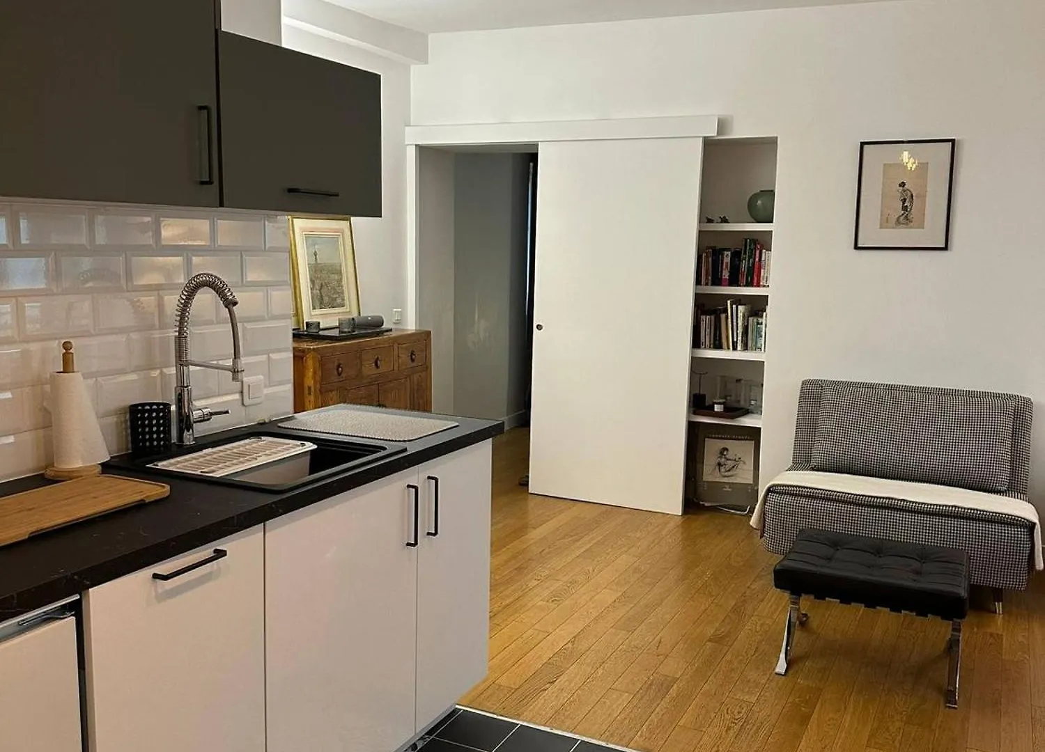 Renovated Terraced Apartment In Montmartre Paris