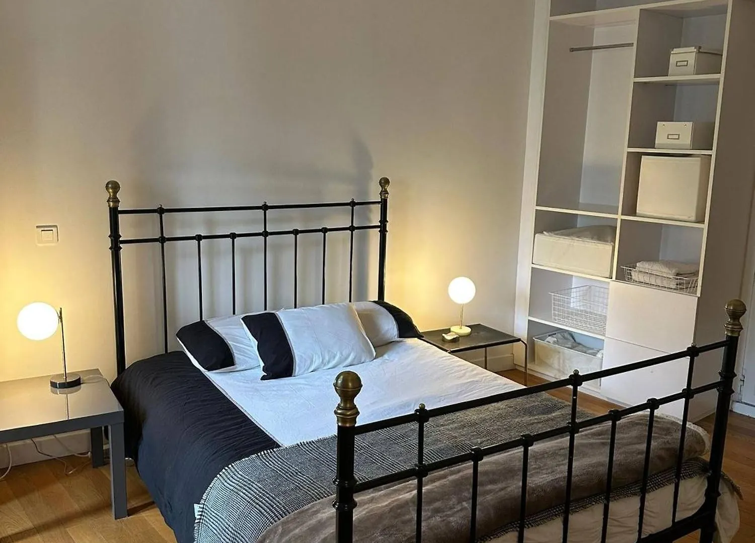 Renovated Terraced Apartment In Montmartre Paris