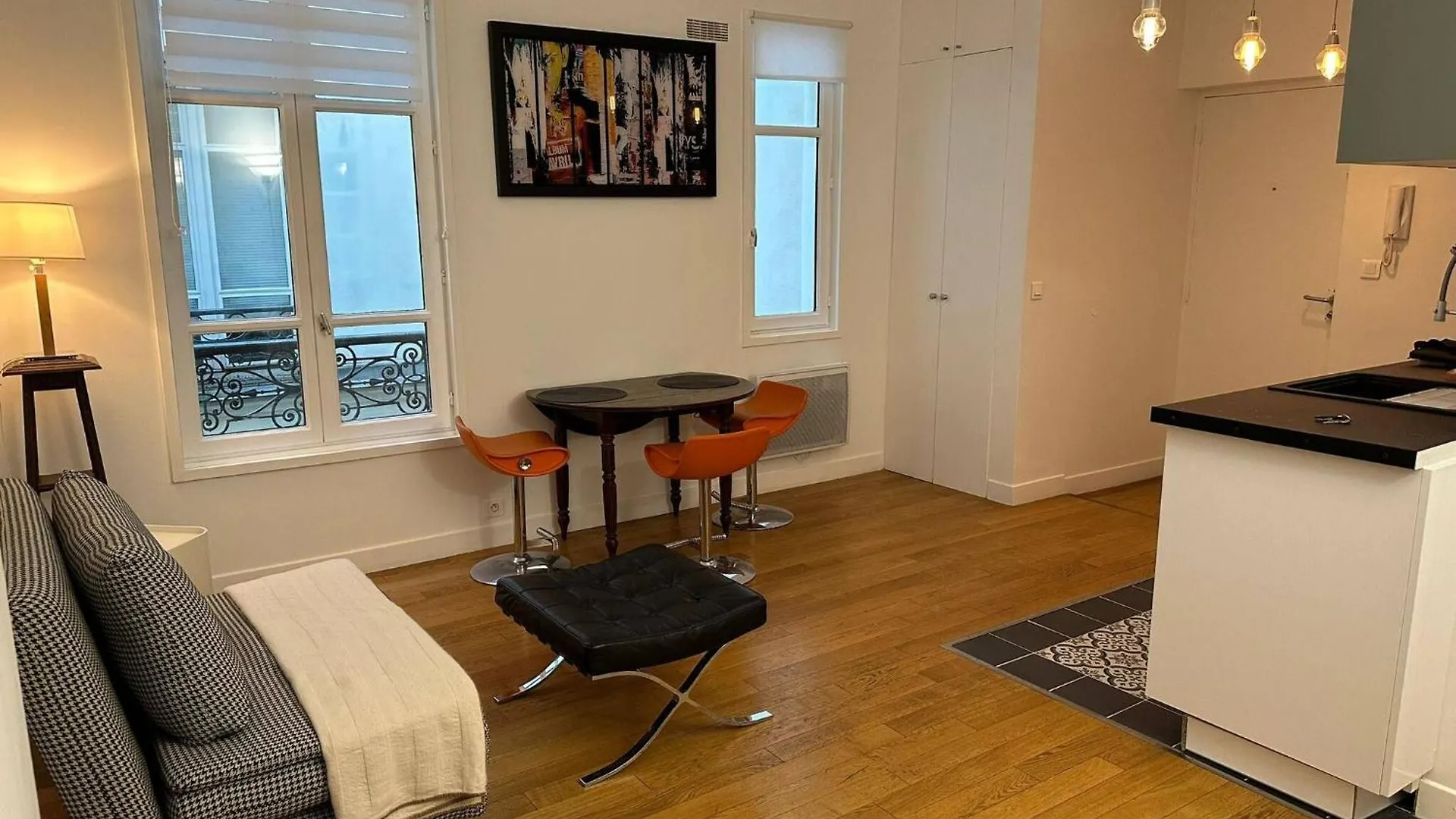 Renovated Terraced Apartment In Montmartre Paris